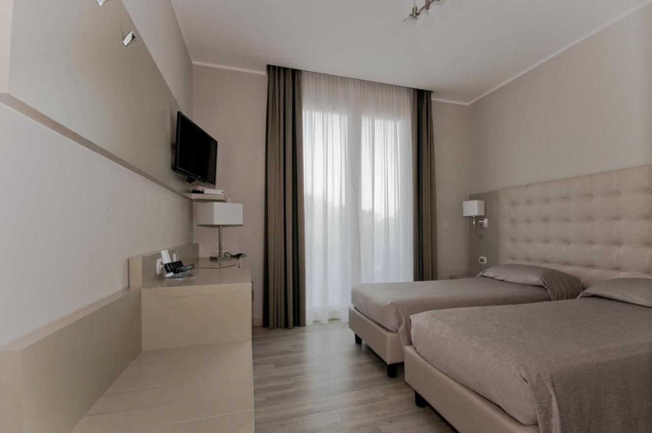 Hotel San Francesco Borgomanero Pokoj fotografie