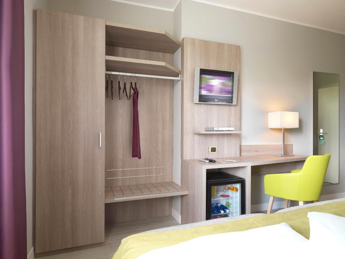 Hotel San Francesco Borgomanero Pokoj fotografie